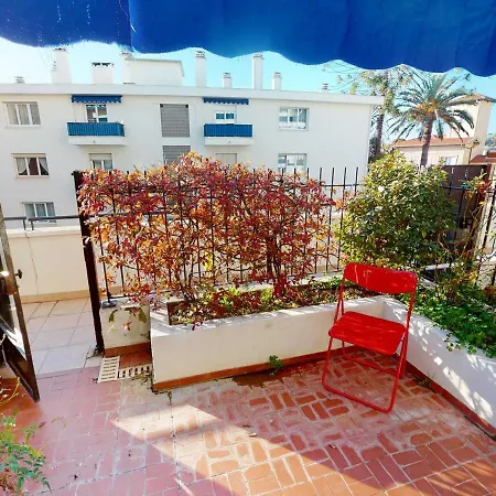 Avec Grande Terrasse Ensoleillee Pres Du Centre Et Des Plages - Fr-1-196-319